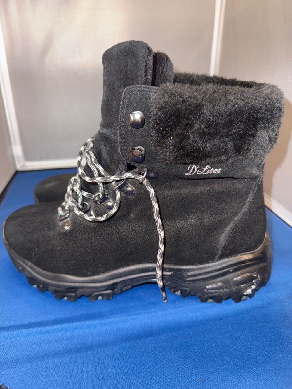 Skechers Black Faux-Fur Collar Lace-Up Winter Boots